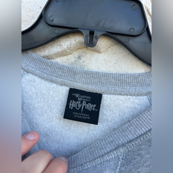 Harry Potter Gryffindor Sweatshirt Gray XS Universal Studios Wizarding World - Picture 3 of 7